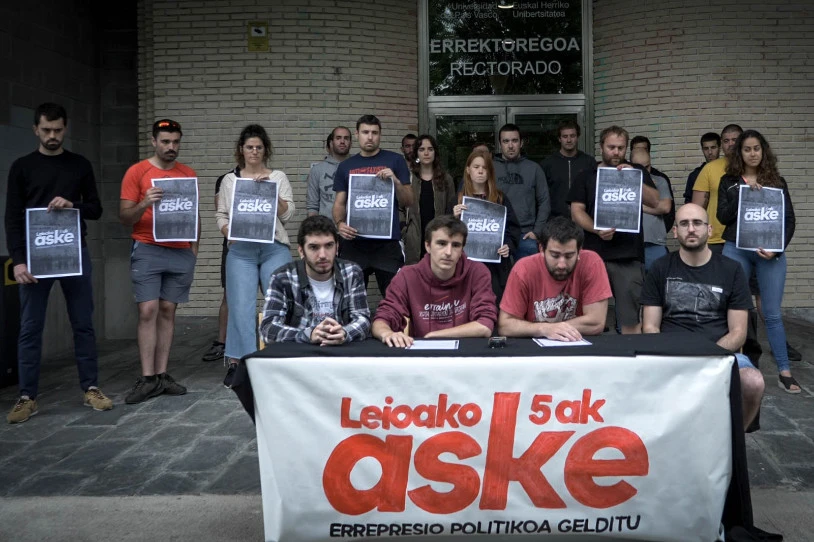 Ia 40 urteko espetxe-zigorrak eskatu dituzte Leioako 5entzat