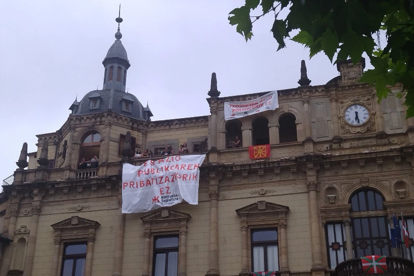 Hernanin indarrean jarraitzen du Mugimendu Sozialistaren kontrako beto politikoak