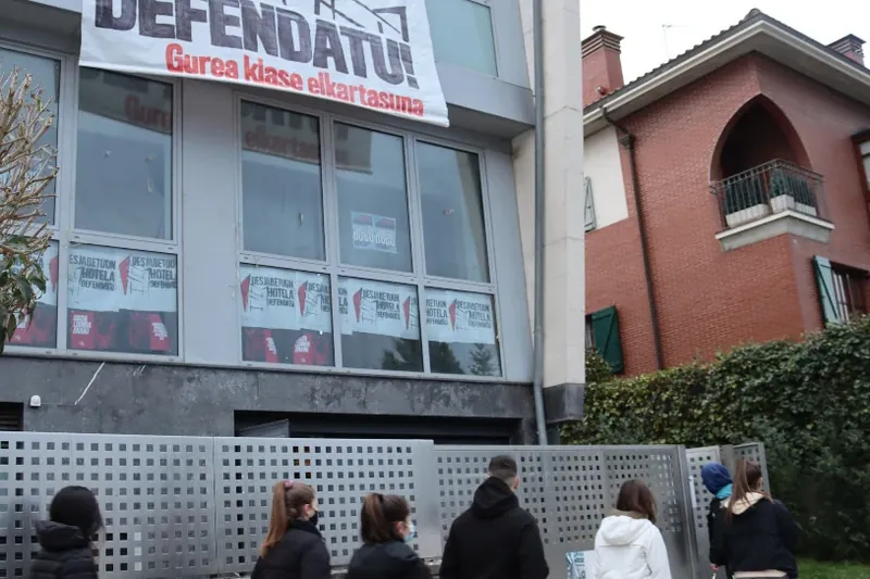 Datorren asteartean hustu nahi dute Legutioko Desjabetuon Hotela Zentro Sozialista