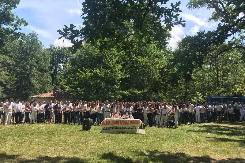 Altsasuko alkatearen "jarrera pasiboa eta autoritarioa" salatu dute GKSk eta Altsasuko Gazte Asanbladak