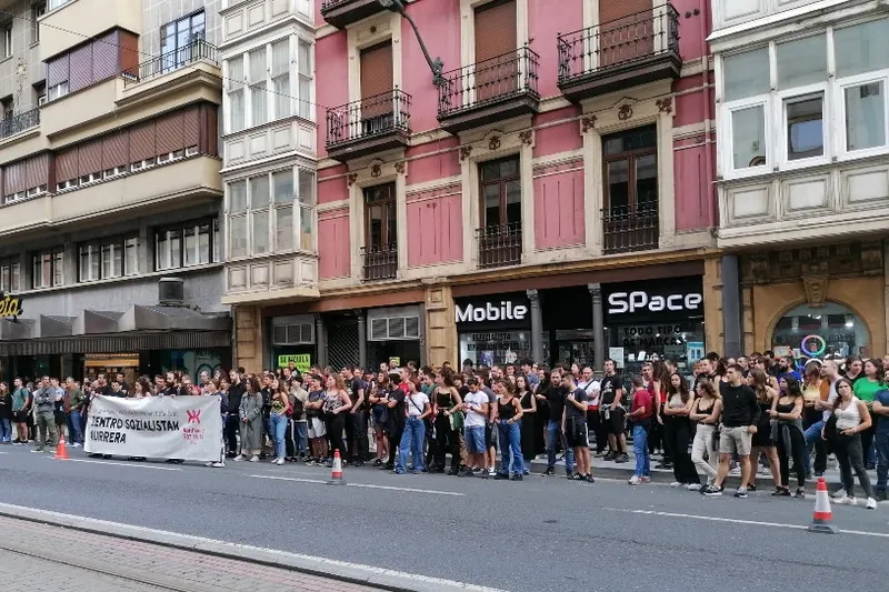 Urkila Zentro Sozialistaren hustea salatu dute Bilbon