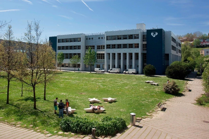 Hego Euskal Herriko unibertsitateek murrizketak egingo dituzte argindarraren kontsumoan