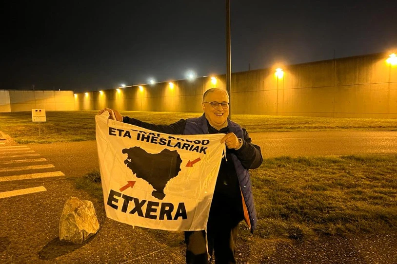 Kartzelatik atera da Ion Kepa Parot preso politikoa, 32 urte eta erdiren ostean