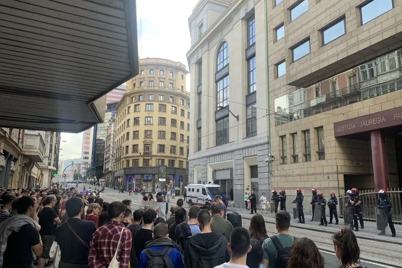 Ostiralean epaituko dute pertsona bat, Bilboko Urkila Zentro Sozialistaren desalojoa dela-eta