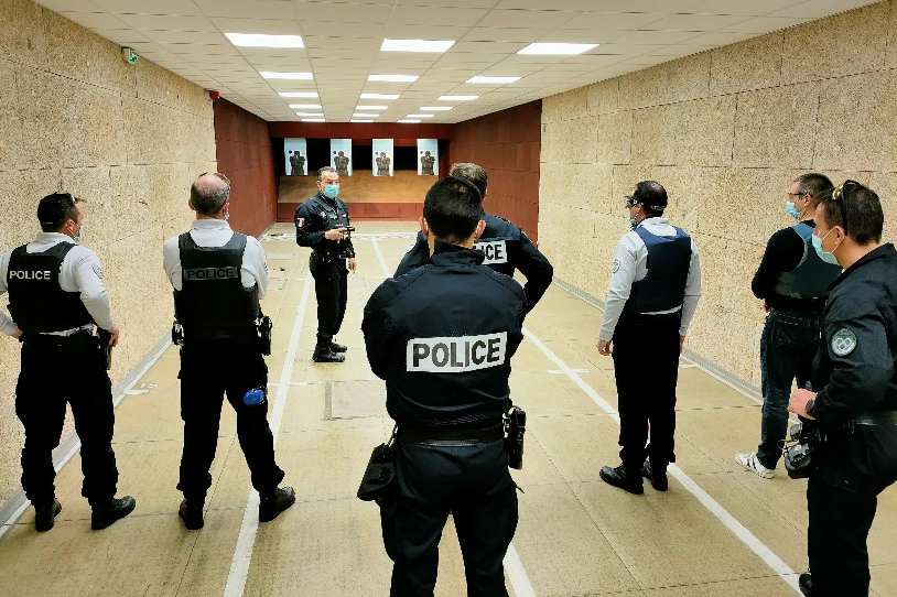Frantziako polizia-indarrek hemeretzi lagun erail dituzte azken hamar hilabeteetan