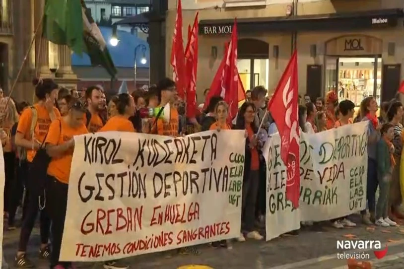 Nafarroako kirol zentroetako langileek greba mugagabeari ekin diote