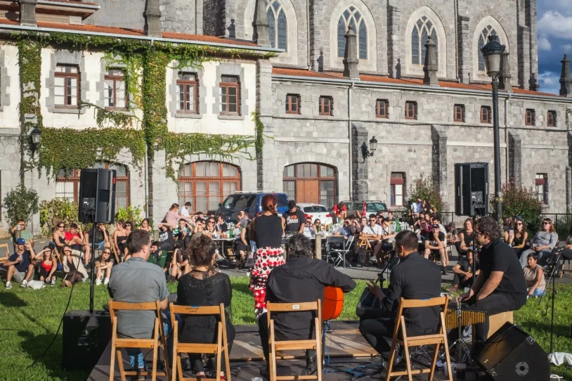Lau urte bete ditu Azpeitiko Esklabak Zentro Sozialistak