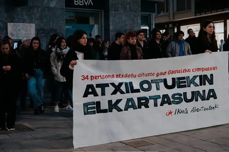 Deklaratzeari ekin diote martxoaren 24ko ikasle greban Gasteizen atxilotutako gazteek