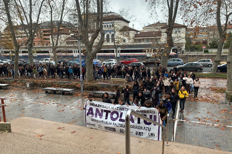 UIBk eta campusetako emakume taldeek ere mobilizazioak antolatu dituzte azaroaren 25erako