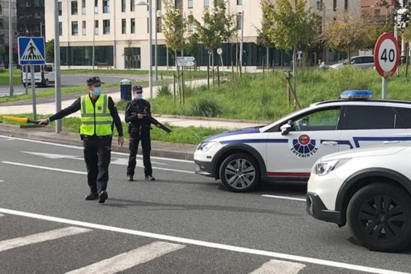 Polizia-kontrola areagotu dute Araban, lapurreten gorakadaren aitzakiapean