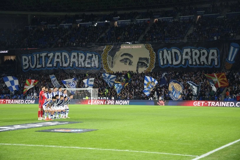 Aitor Zabaleta oroitzeko tifoa debekatu nahi du Realak