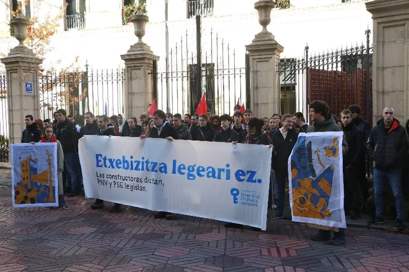 EAEko Etxebizitza Lege berriaren aurka mobilizatu da Etxebizitza Sindikatu Sozialista
