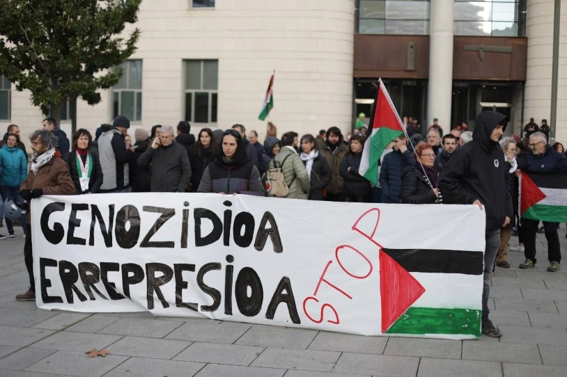 Bost lagunek deklaratu behar izan dute, Palestinaren aldeko mobilizazioengatik