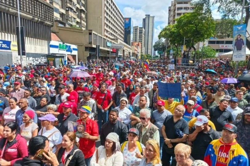 Maduroren itzulera eta beren subiranotasuna errespetatzea eskatu dute milaka venezuelarrek