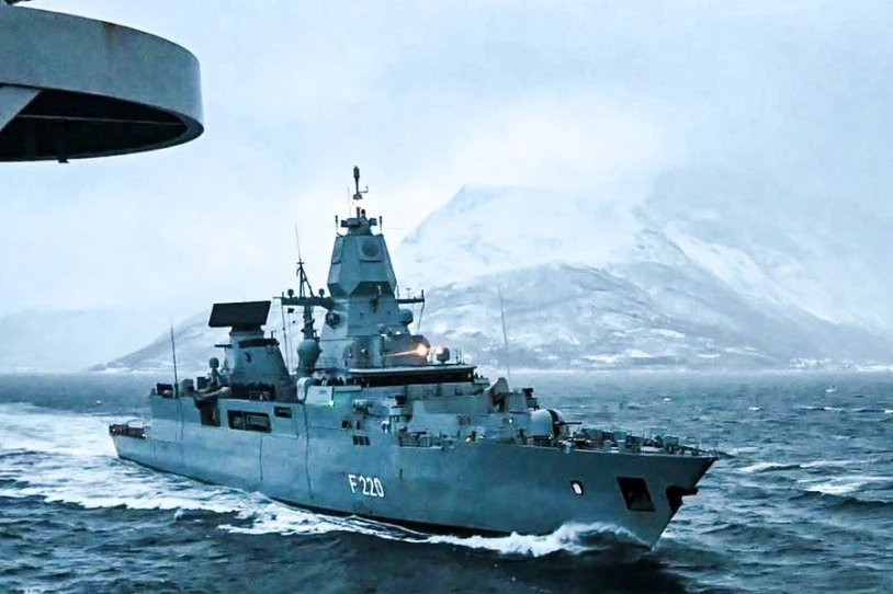 Londresek eta Berlinek NATOren misio bat bultzatu dute Groenlandian