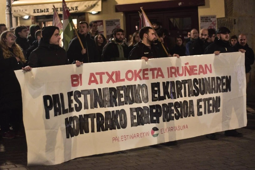 "Arduradun politikoek protestak txalotu arren, haien Poliziak eta epaileek ekintzaileak jazartzen dituzte"