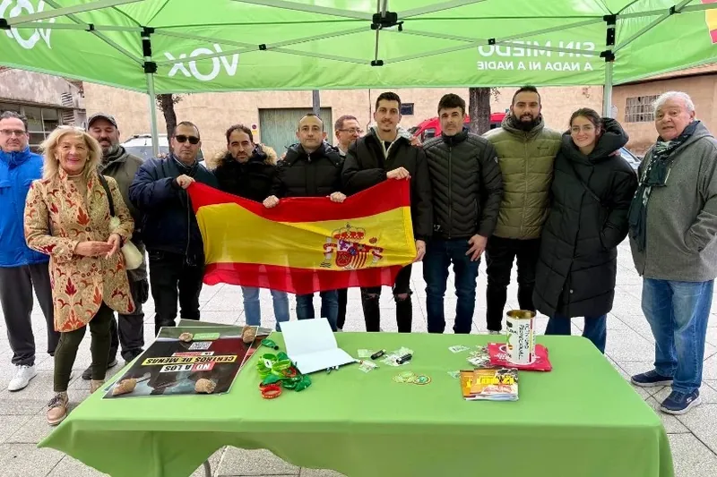 Voxeko Oscar Tellez salatu du Fiskaltzak, etorkinen kontrako gorroto-mezuengatik
