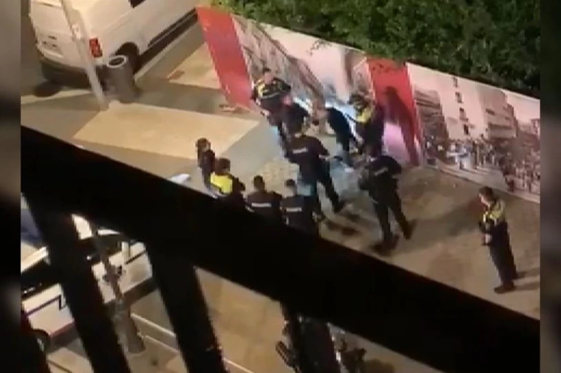 Irunen, ertzain batek jipoitutako pertsona bati mediku-arreta ukatu zion Poliziak berak