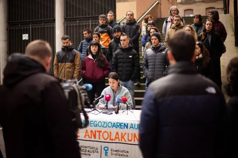 Vidaurre Groupek ez du pisu turistikorik egingo Mercaderes 18n, auzokideen borrokari esker