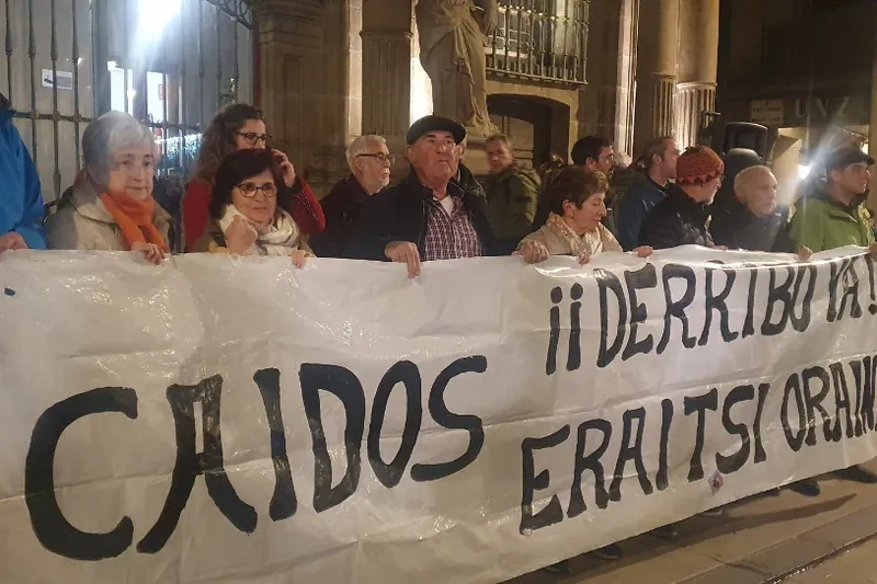 Larunbat honetan izango da Erorien Monumentuaren eraisketa exijitzeko manifestazioa, Iruñean