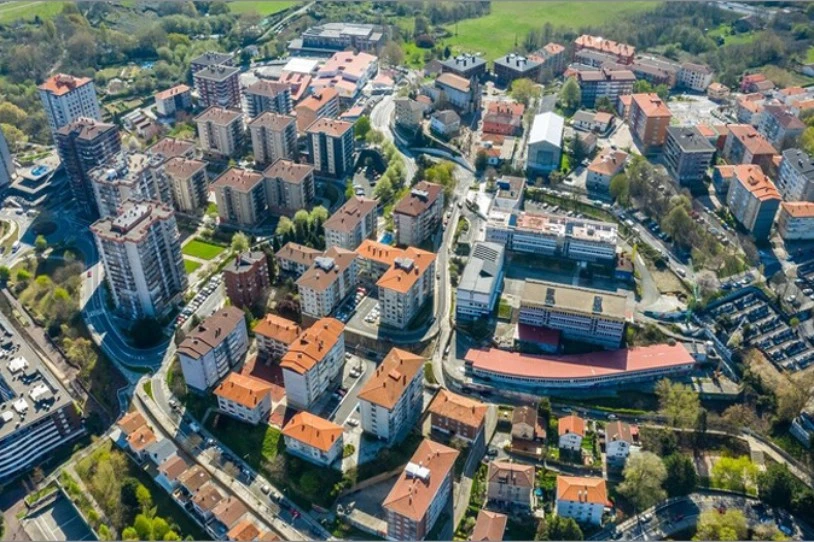 Kale-egoeran zegoen beste pertsona bat hil da Donostian