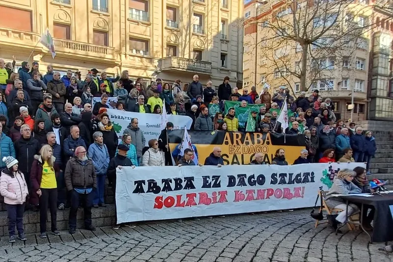 Solariaren makroproiektu fotovoltaikoa gaitzetsi dute Araban