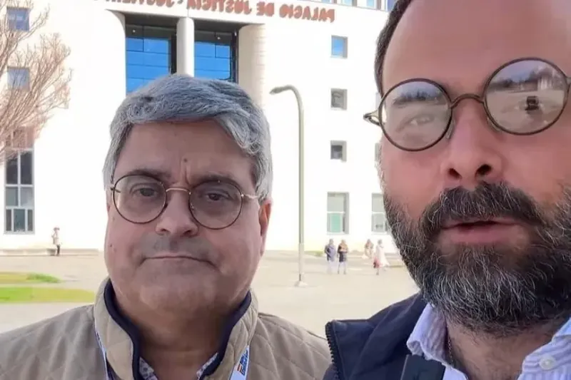 IAS salatu du Nafarroako Voxek, faxismoaren aurkako pankarta batengatik