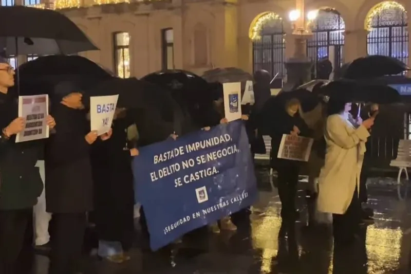 LQNTCDD berriz mobilizatu da, Martuteneko etxegabetze masiboaren aurkako manifestazio bat izaten ari zela probestuta