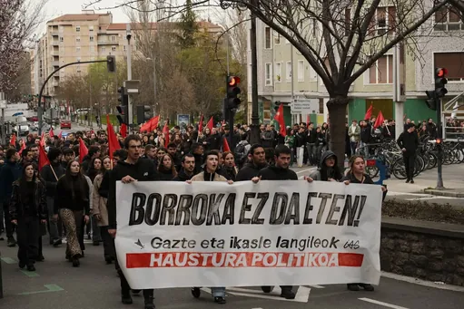 Martxoak 3: borroka ez da eten