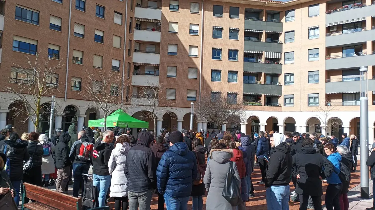 Hamasei lagunek deklaratu beharko dute Nafarroan, Voxen aurka protesta egiteagatik