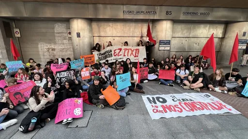 Bilboko Txurdinaga Behekoa ikastetxea itxi nahi dute