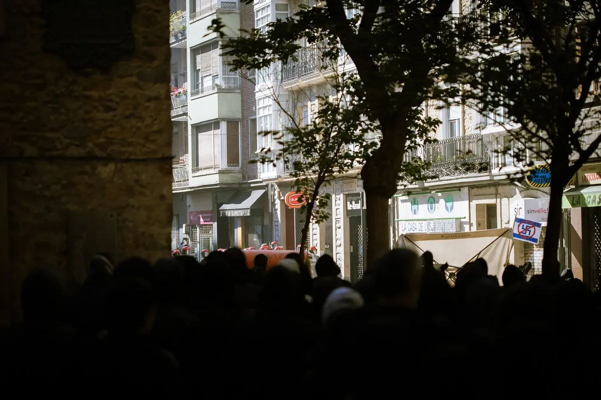 Urriaren 12ko gertakariei "buelta eman" nahian ari dira Ertzaintza eta Jaurlaritza, zaurituetako batek deklaratu duenez