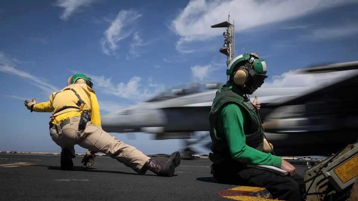 Europa isilean ari da ahalbidetzen Iranen aurkako operazio militar estatubatuarrak