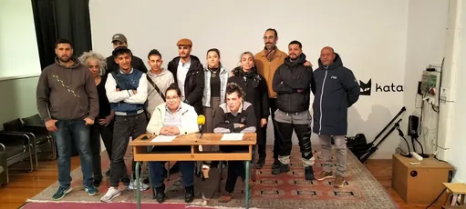 Pertsona etorkinei Poliziak jarritako "tranpa-hitzorduak" salatu dituzte Iruñean