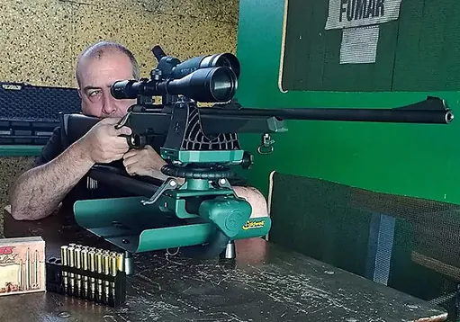 Barne-gatazkak Voxen: bilbotar bat auzipetuta, alderdikideak legez kanpo zelatatzeagatik