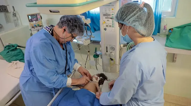 Kubak AEBek baino osasun- eta hezkuntza-adierazle hobeak ditu, 60 urtez blokeoa jasan arren