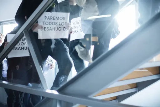 Iruñean gaur egitekoa zen etxegabetzea atzeratzea lortu du Etxebizitza Sindikatu Sozialistak