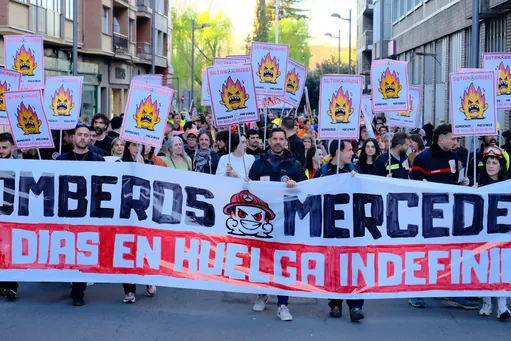 Kaleratu egin dituzte Mercedesen greban zeuden suhiltzaileak