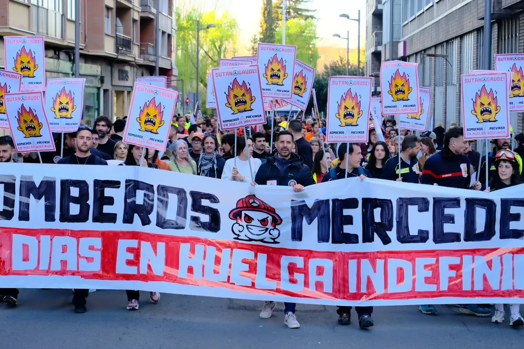 Kaleratu egin dituzte Mercedesen greban zeuden suhiltzaileak