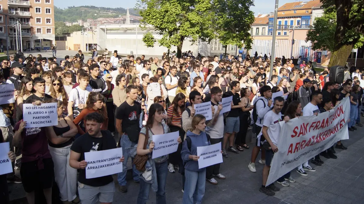 San Frantziskon zabaltzen ari diren mezu arrazistei ezetz esan diete mobilizazio baten bidez