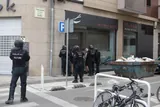 Errotxapeko Gaztetxearen desalojoa grabatzen ari ziren bizilagunak mehatxatu zituen Espainiako Poliziak