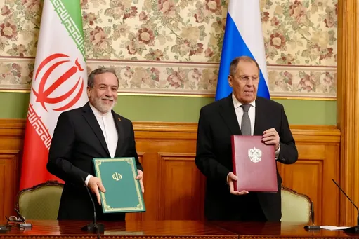 Ormuzko itsas-blokeoa gogortu egin da eta Moskuren babes bila ari da Iran