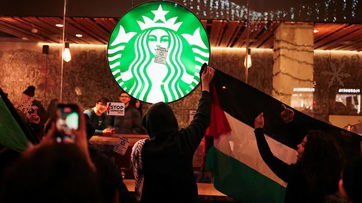 Artxibatu egin dute Starbucksek Iruñeko lau pertsonaren aurka jarritako salaketa