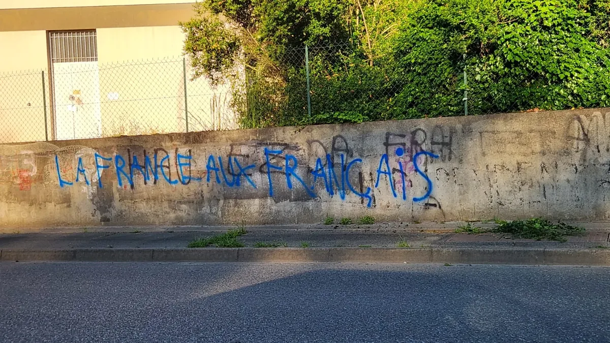 Margoketa faxistak egin dituzte Maulen, Faxismoaren Kontrako Egunaren bezperan