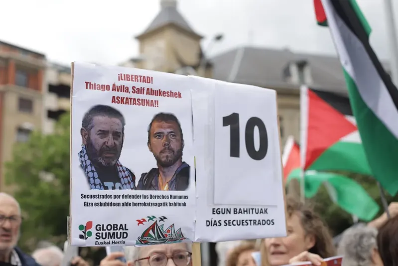 Aske utzi dituzte Saif Abukeshek eta Thiago de Avila