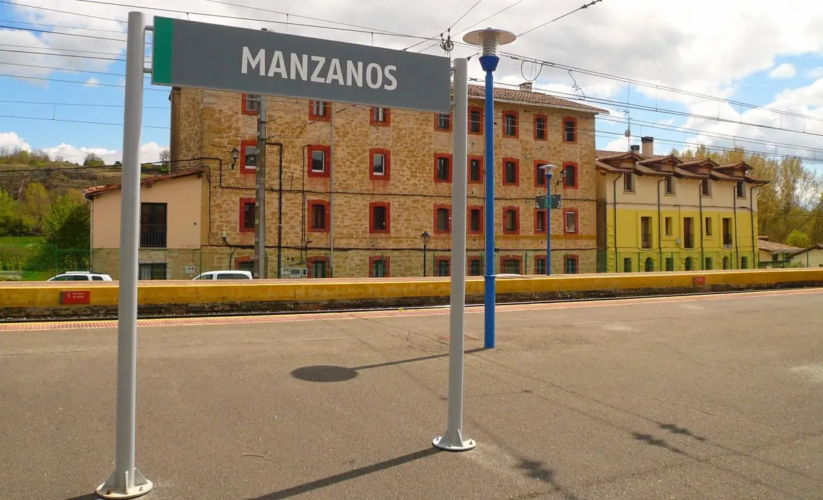 Manzanosen, Adifeko azpikontrata bateko langile bat harrapatu du trenak