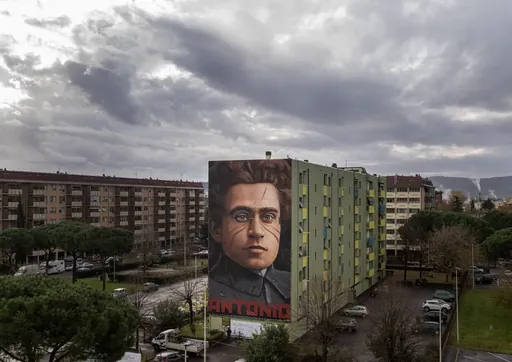 Marx eta Gramsci eskolako gaitegitik kendu ditu Italiako Hezkuntza Ministerioak