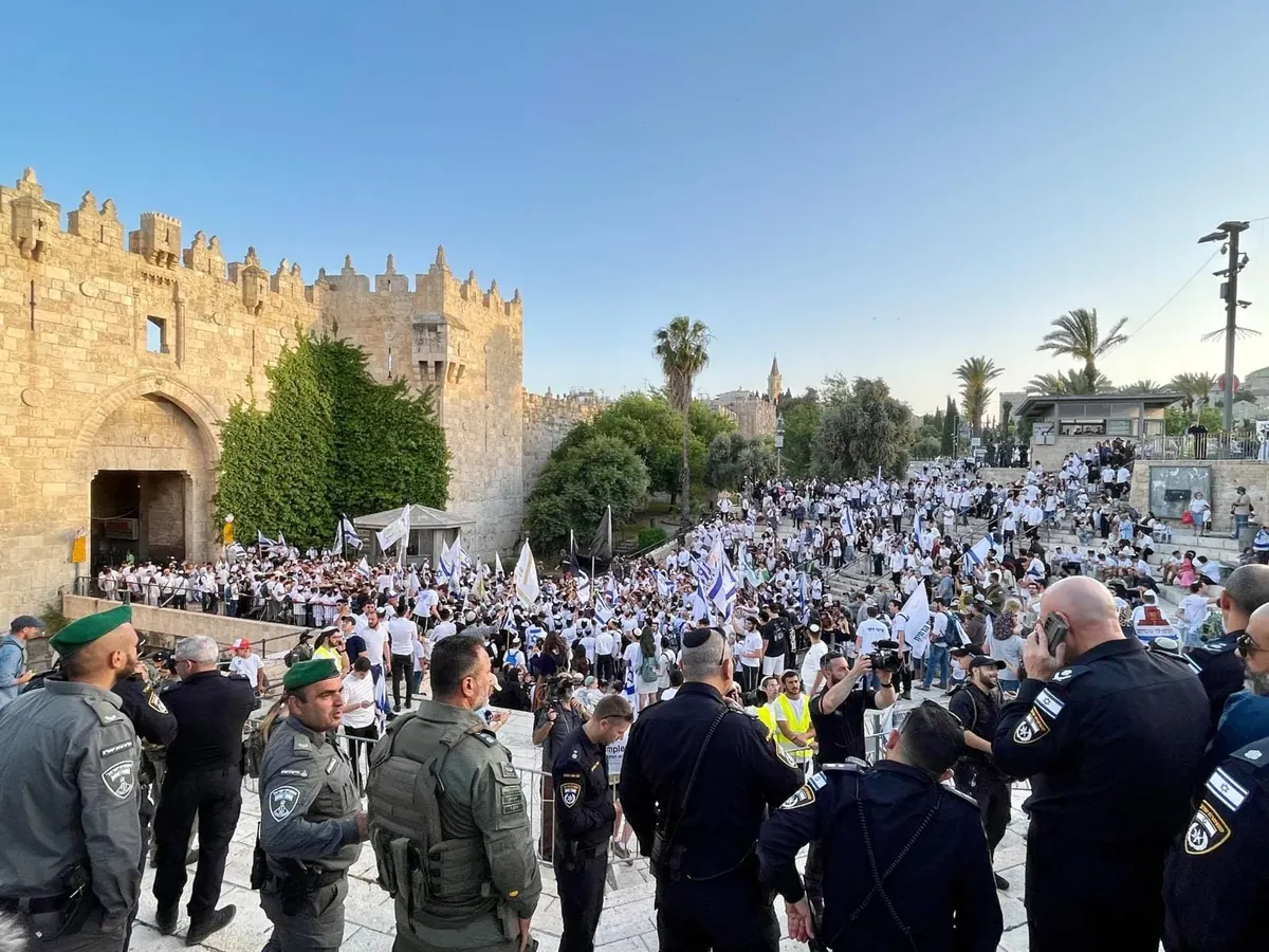 Netanyahuk gobernua desegin du eta hauteskundeetara deitu du, kolonoek Jerusalem ekialdea erasotzen duten bitartean
