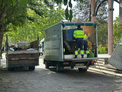 Gasteizko Kontserbatorioan lo egiten zuten pertsonak kanporatu ditu udalak