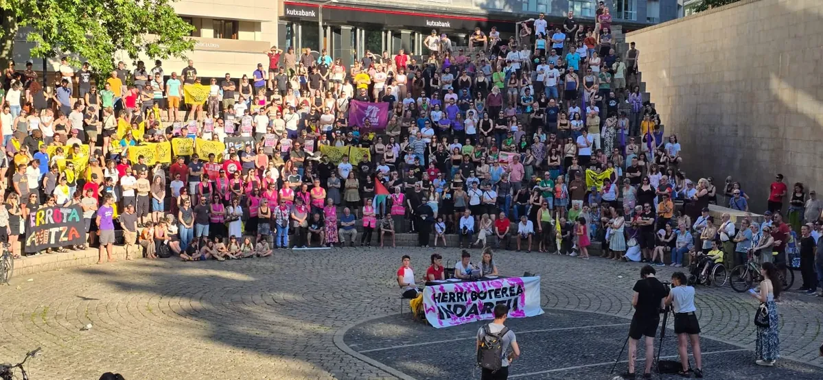 Errekaleorrek elkartasuna aldarrikatu du "faxismoaren eta gehiegikeria polizialaren aurrean"